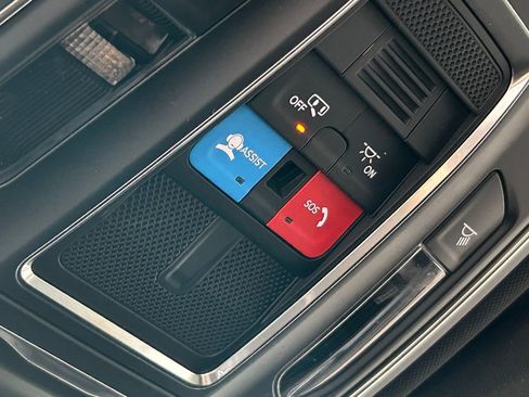 Used 2025 Jeep Grand Cherokee L Laredo image 18