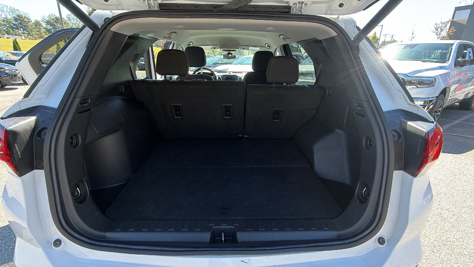 Used 2024 Chevrolet Equinox LT AWD/4WD image 13
