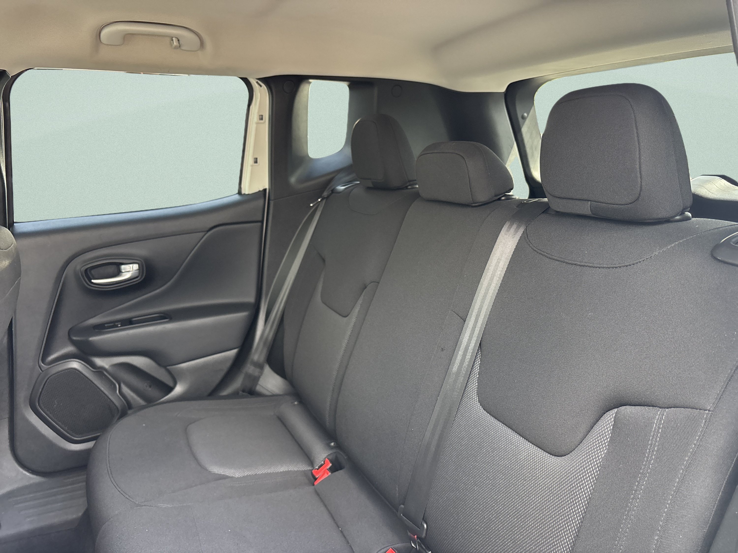 Used 2023 Jeep Renegade Latitude AWD/4WD image 15