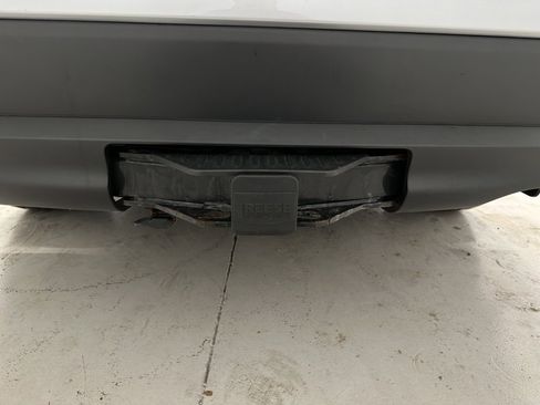 Used 2022 Toyota Highlander XLE image 10