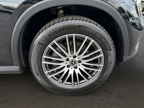 Used 2025 Mercedes-Benz GLC 300 4MATIC image 26