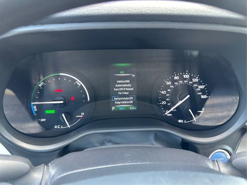 Used 2024 Toyota Sienna LE w/ LE Plus Package AWD/4WD image 18
