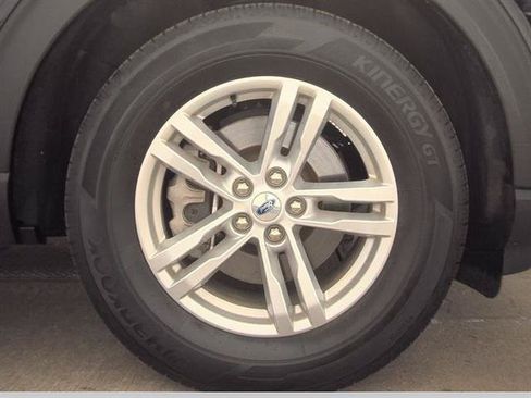 Used 2024 Ford Explorer XLT w/ Equipment Group 202A AWD/4WD image 8