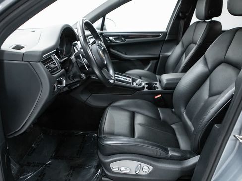 Certified 2024 Porsche Macan AWD/4WD image 22
