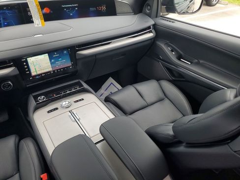 New 2025 Lincoln Navigator Reserve w/ Jet Appearance Package AWD/4WD image 19