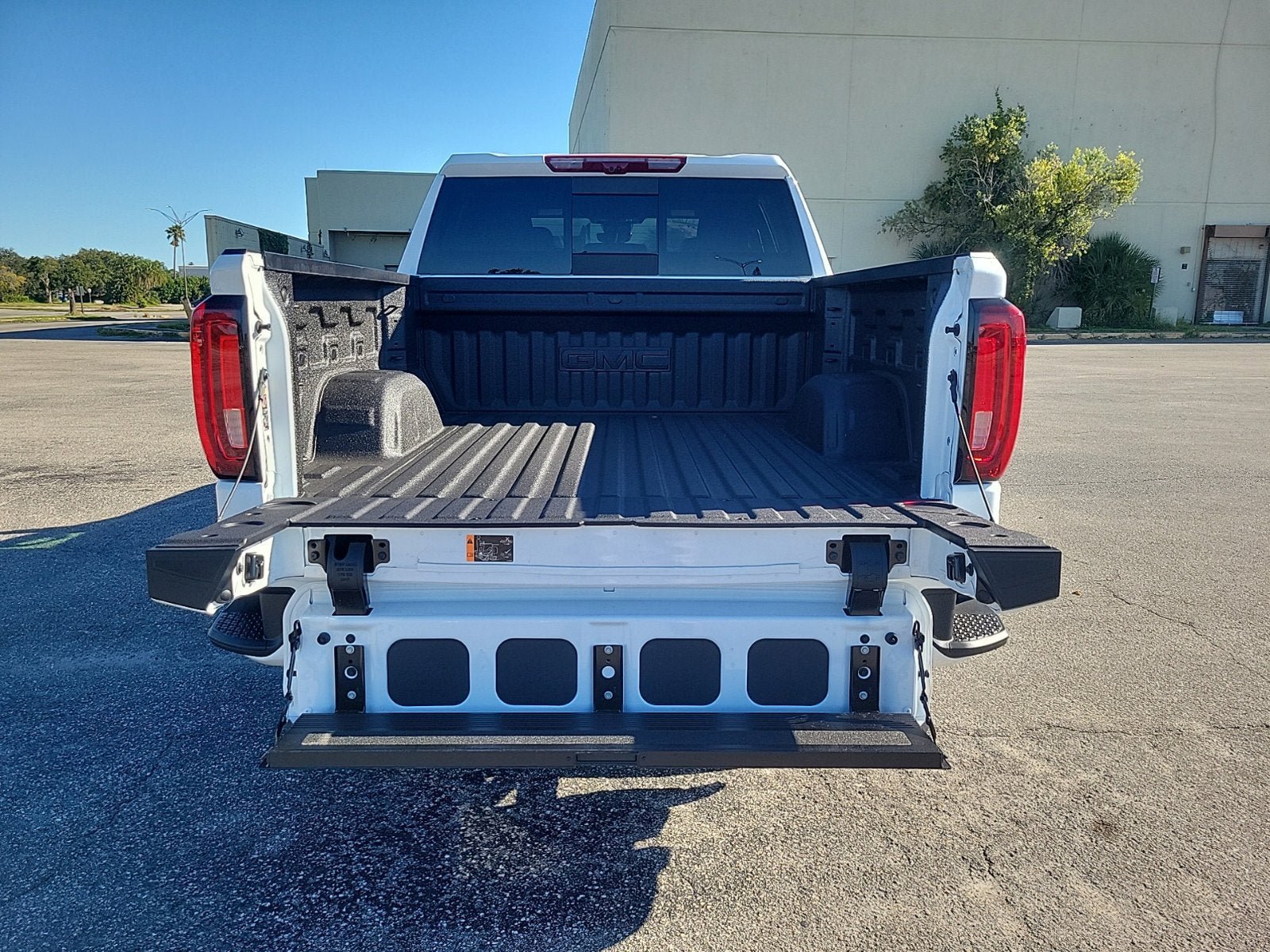 New 2026 GMC Sierra 1500 AT4 w/ AT4 Premium Package AWD/4WD image 7