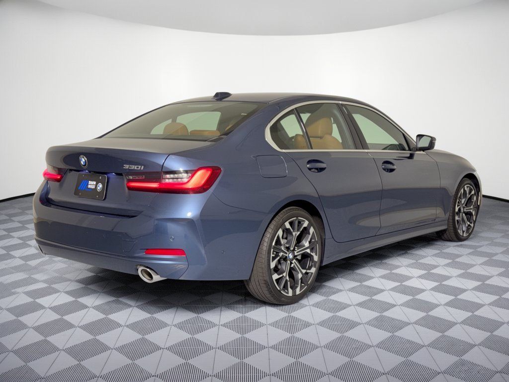 Used 2026 BMW 330i Sedan w/ Premium Package RWD image 9