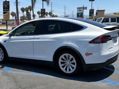 Used 2017 Tesla Model X 75D AWD/4WD image 5