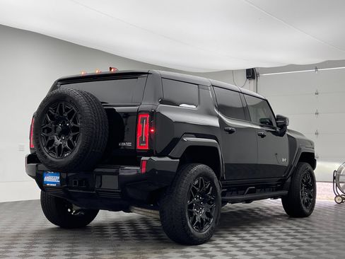 Used 2025 GMC Hummer EV 2X w/ LPO, Illumination Package AWD/4WD image 10