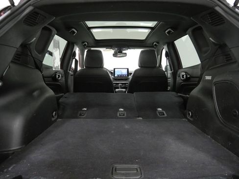 Used 2022 Jeep Compass High Altitude AWD/4WD image 28