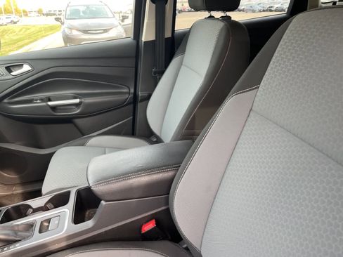 Used 2017 Ford Escape SE image 24