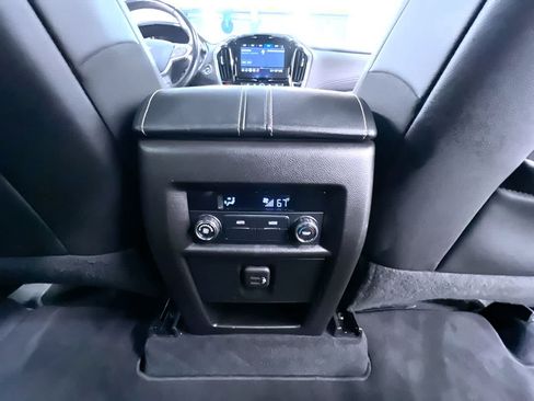 Used 2022 Chevrolet Traverse LT w/ LPO, Cargo Package AWD/4WD image 39