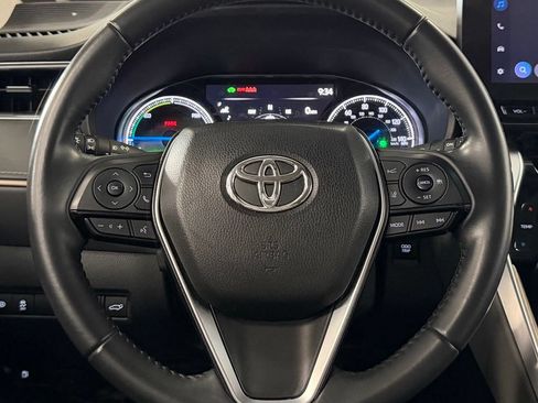 Used 2024 Toyota Venza XLE AWD/4WD image 16