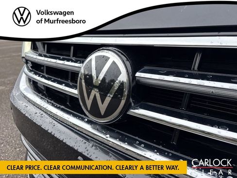 Used 2023 Volkswagen Tiguan SEL R-Line image 11