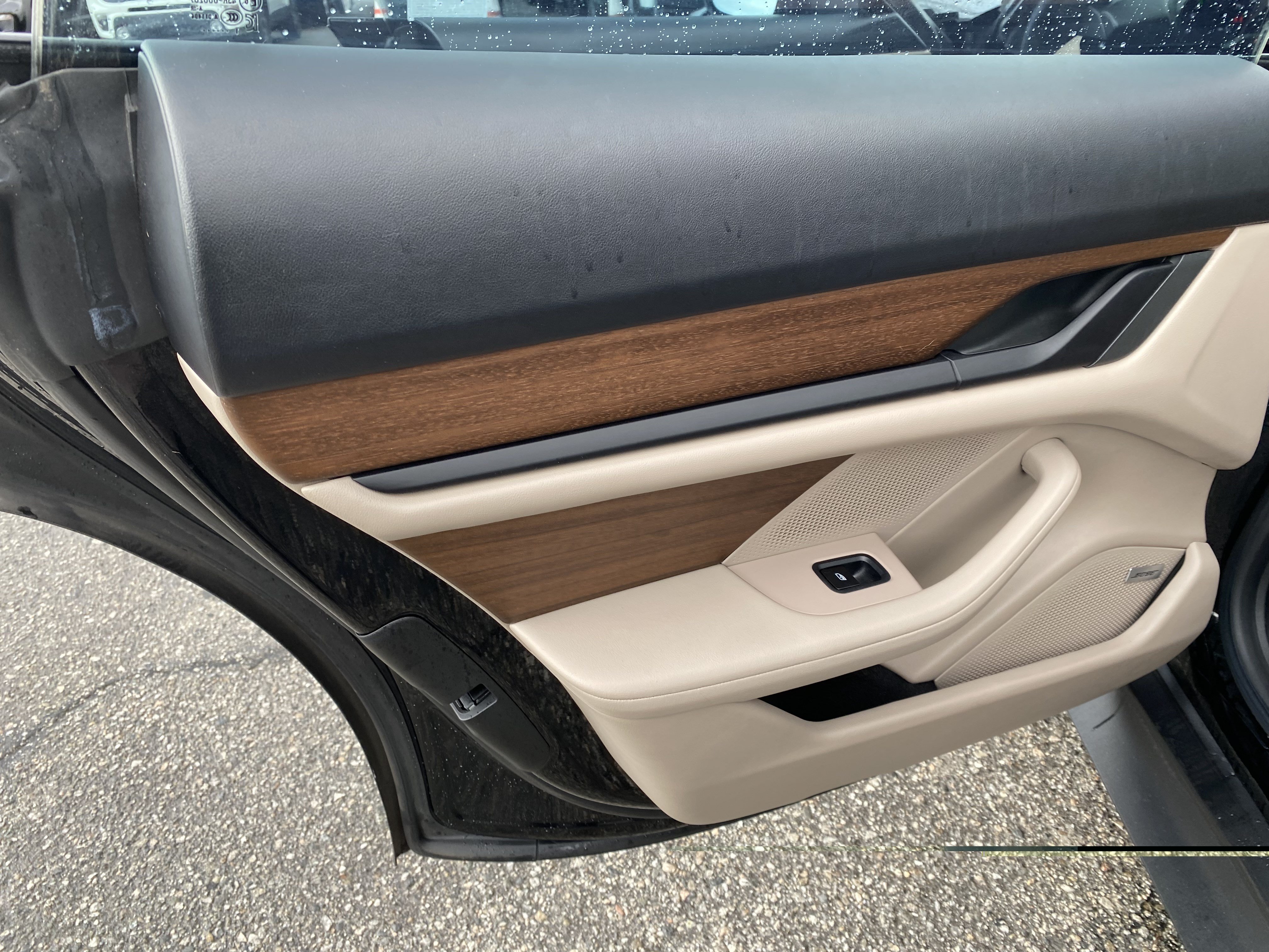 Used 2022 Porsche Taycan RWD image 17