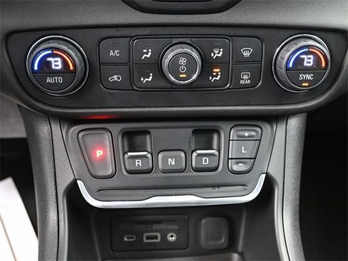 Used 2020 GMC Terrain SLT w/ Preferred Package image 20