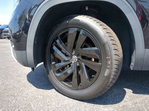 Used 2022 Volkswagen Atlas SE image 39