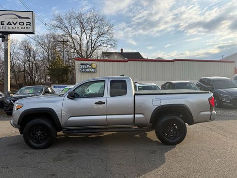 Used 2019 Toyota Tacoma SR w/ SX Package image 4