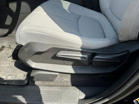 Used 2023 Honda Pilot LX image 22