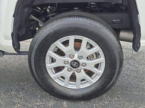 Certified 2025 Toyota Tacoma SR5 AWD/4WD image 7