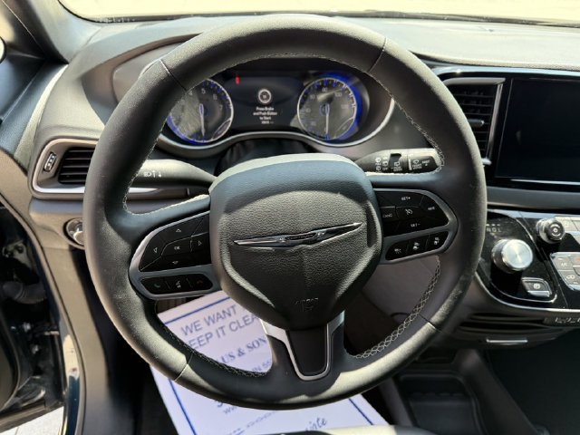 Used 2025 Chrysler Pacifica Select FWD image 22