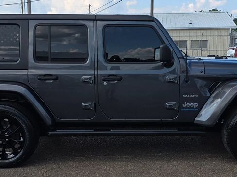Used 2023 Jeep Wrangler Unlimited Sahara w/ Cold Weather Group AWD/4WD image 2