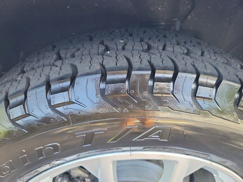 Used 2023 Chevrolet Equinox LS w/ LS Convenience Package FWD image 10
