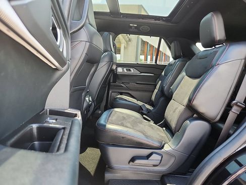Used 2025 Ford Explorer ST AWD/4WD image 6