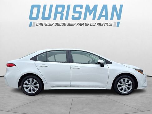 Used 2024 Toyota Corolla LE image 7