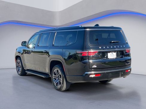 Used 2024 Jeep Wagoneer L Series II w/ Flexible Seating Group RWD image 6