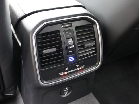 Certified 2026 Porsche Macan image 31