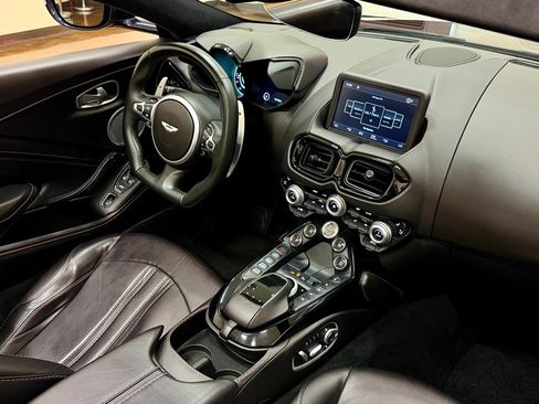 Used 2021 Aston Martin V8 Vantage Roadster image 58