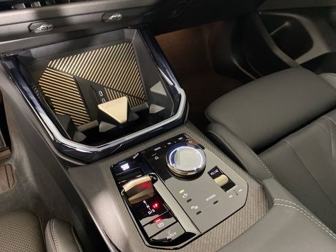 Used 2025 BMW X3 xDrive30i w/ Premium Package image 16