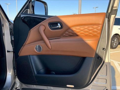 Used 2024 INFINITI QX80 Sensory w/ Cargo Package image 24