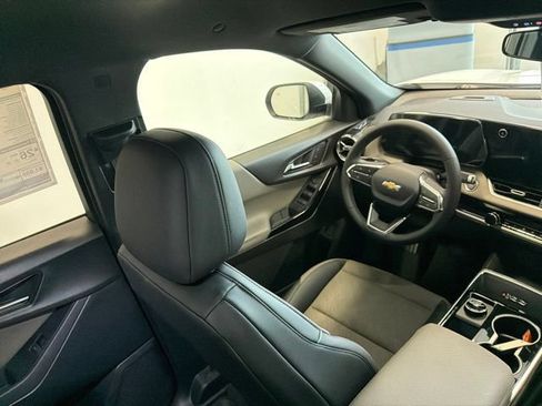 New 2027 Chevrolet Equinox LT w/ Convenience Package II AWD/4WD image 28