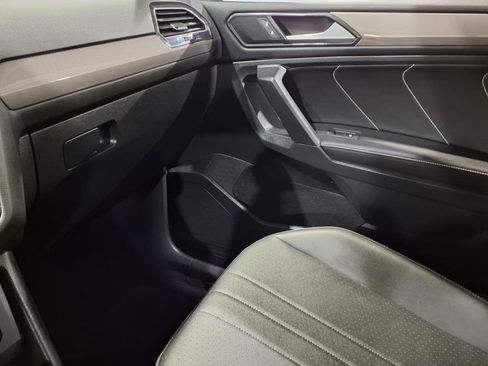 Used 2022 Volkswagen Tiguan SE image 25