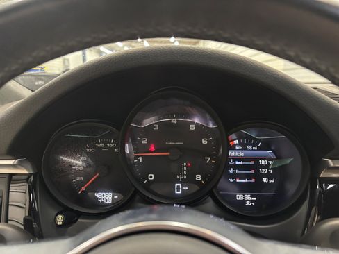 Used 2019 Porsche Macan image 19