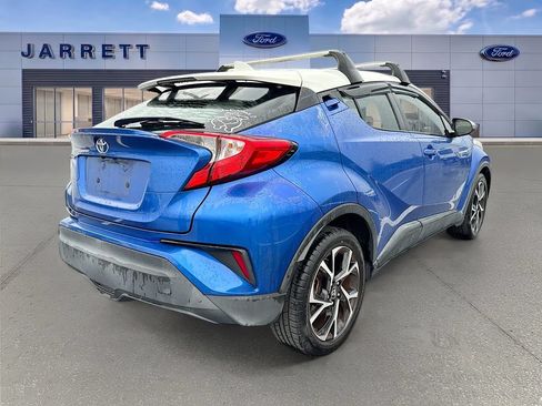 Used 2019 Toyota C-HR XLE FWD image 4