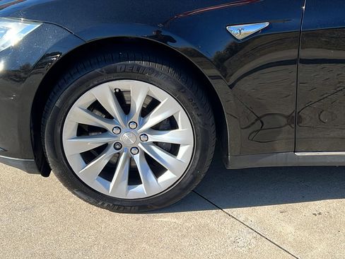 Used 2013 Tesla Model S Performance image 12