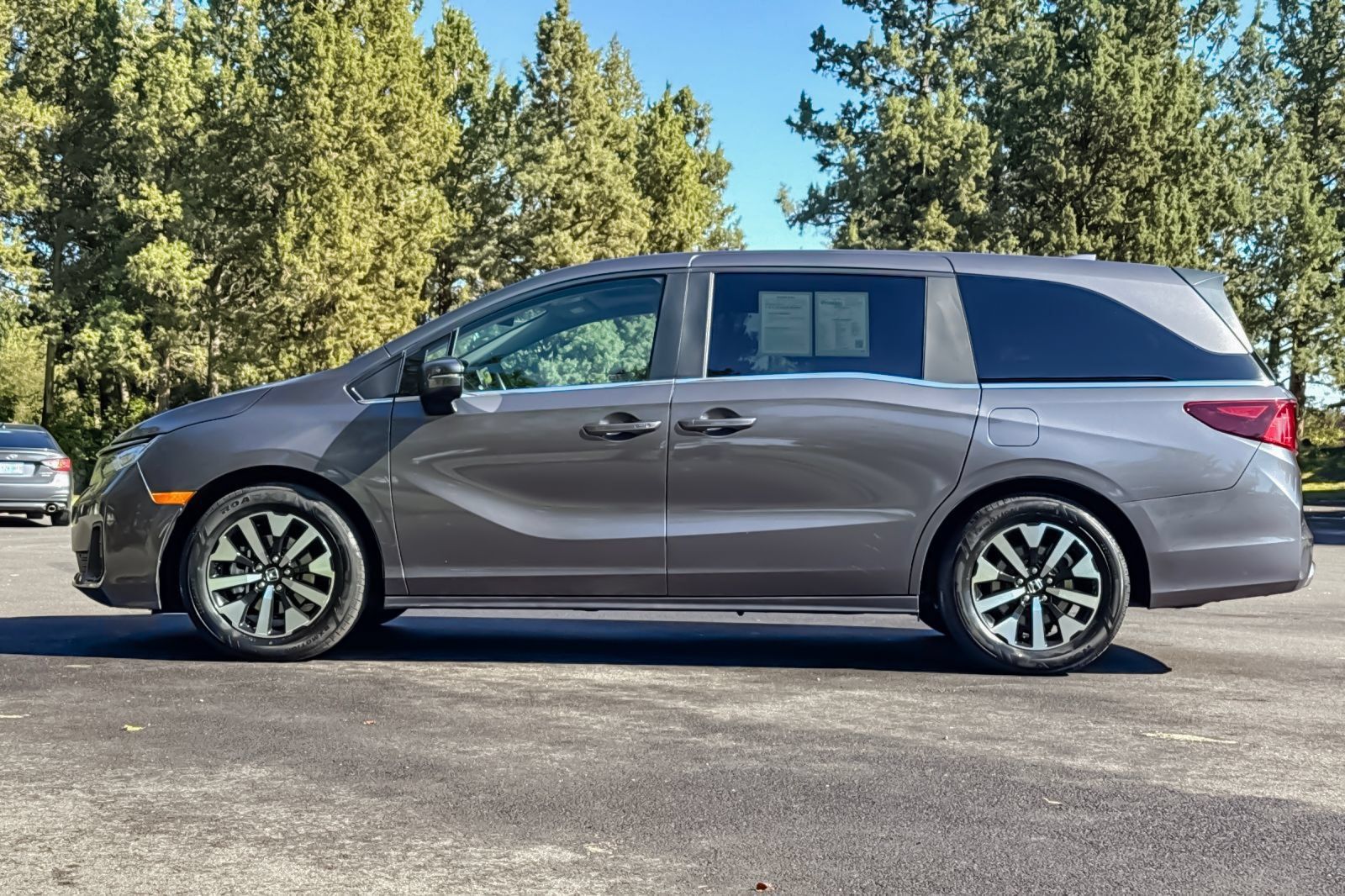 Used 2025 Honda Odyssey EX-L image 8