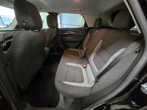 Used 2023 Chevrolet TrailBlazer LT FWD image 16