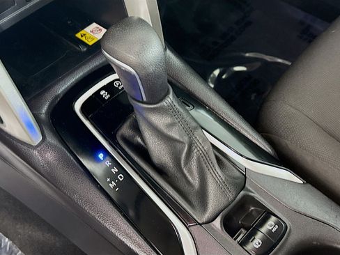 Used 2022 Toyota Corolla Cross LE image 20