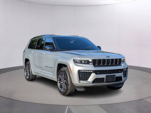 Used 2026 Jeep Grand Cherokee L Summit w/ Obsidian Package AWD/4WD image 8