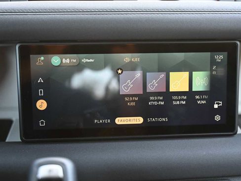 Used 2023 Land Rover Defender 90 X-Dynamic SE image 13