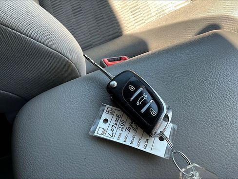 Used 2011 Toyota RAV4 4WD w/ Base L4 Extra Value Pkg image 9