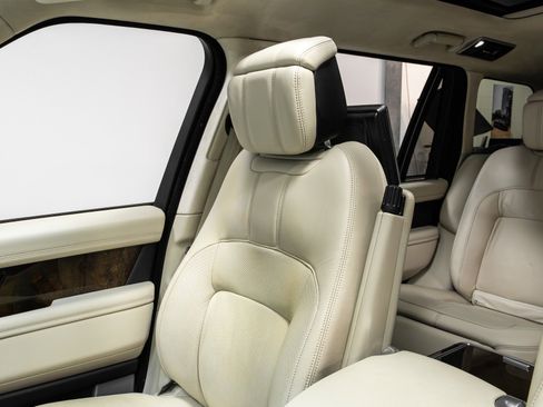 Used 2019 Land Rover Range Rover Long Wheelbase Autobiography image 11