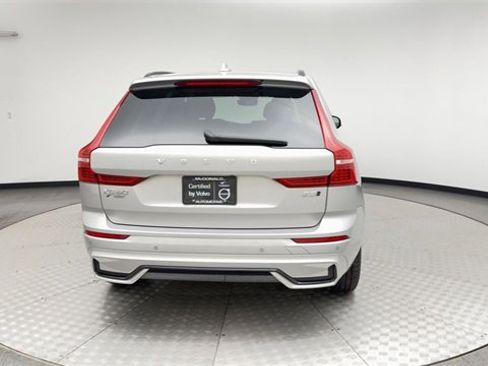 Certified 2025 Volvo XC60 B5 Plus image 3