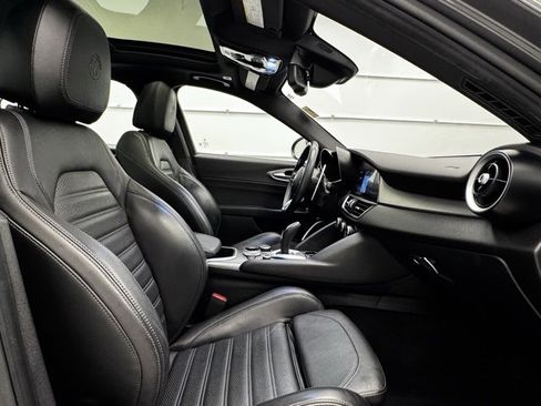 Used 2023 Alfa Romeo Giulia Veloce image 18