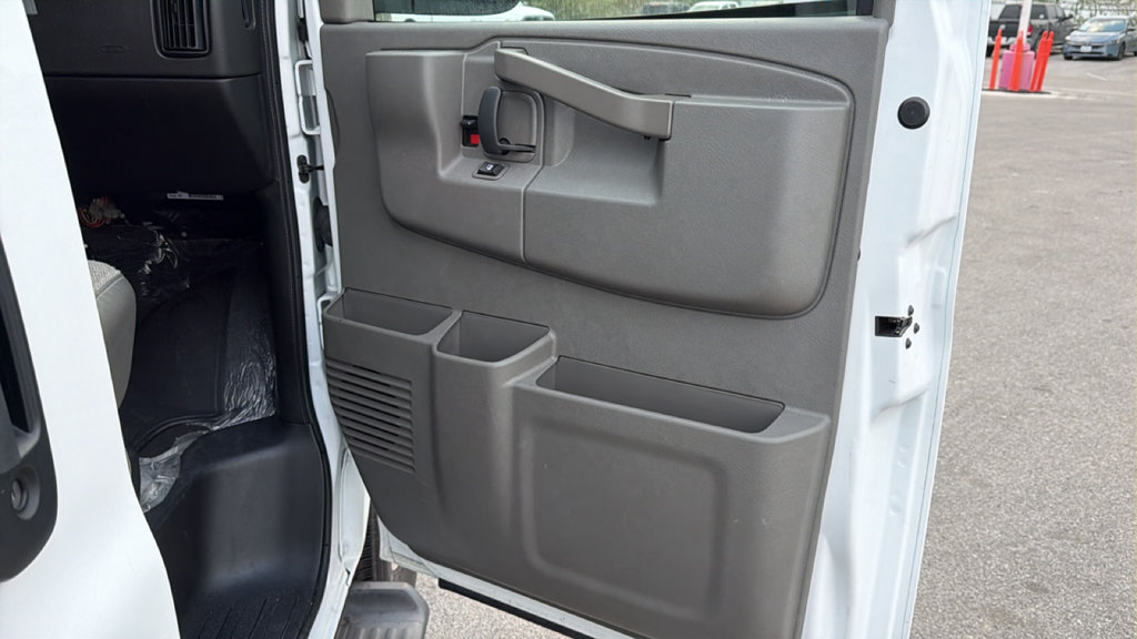 Used 2025 Chevrolet Express 3500 LT w/ LT Preferred Equipment Group RWD image 27