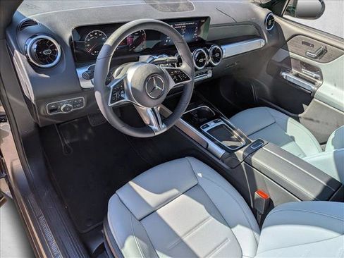 New 2026 Mercedes-Benz GLB 250 image 2